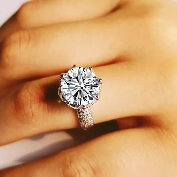 Princess Cut Wedding Ring / Engagement Ring